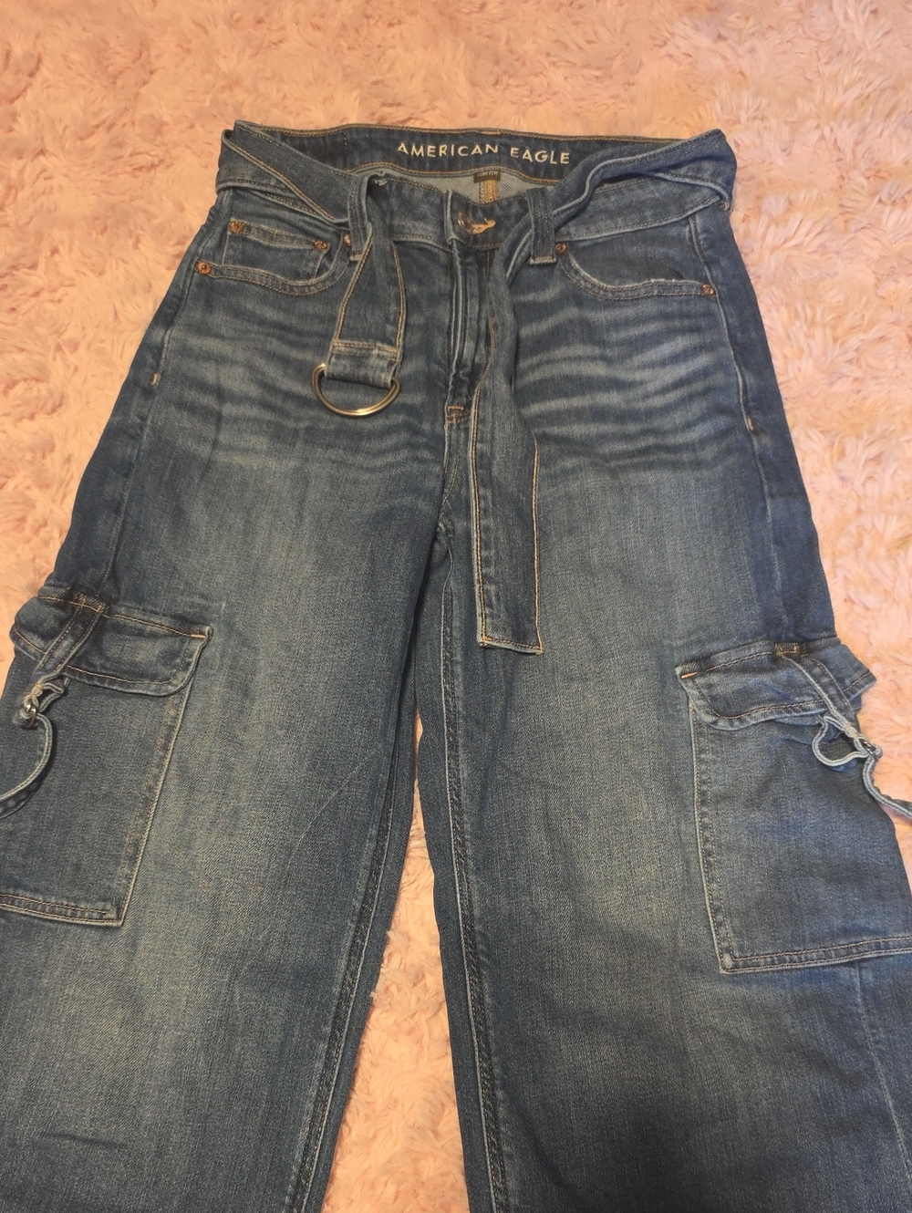 American Eagle Outfitters Women's Medium Blue Wide-Leg Cargo Jeans with Belt